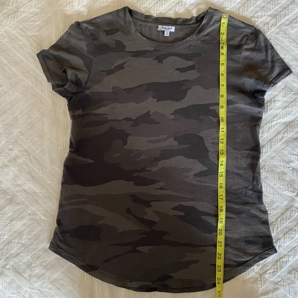 EUC Splendid 100% cotton dark grays camouflage crew neck tee - Picture 3 of 6